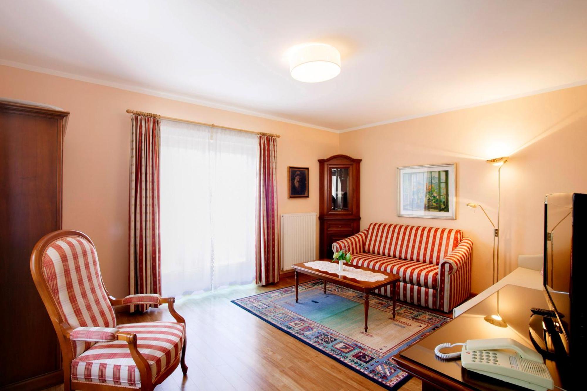 Hotel Foerstlerhof Postal / Burgstall ภายนอก รูปภาพ