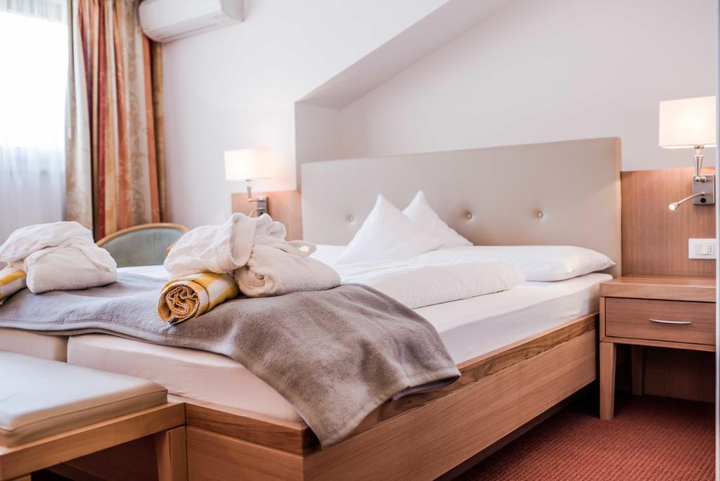 Hotel Foerstlerhof Postal / Burgstall ภายนอก รูปภาพ